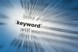 Das Wort "keyword" in schwarzen Buchstaben.