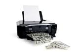 Drucker bei dem oben Papier eingelegt ist und unten Geldscheine rauskommen.
