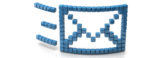 Email Symbol bestehend aus kleinen blauen Würfeln