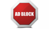 Schild mit Aufschrift AD BLOCK symbolisiert einen Werbeblocker