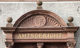Türbogen mit der Aufschrift "Amtsgericht"