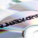 CD mit schwarzer Edding-Aufschrift "Raubkopie"
