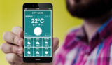 Smartphone mit Wetter-App