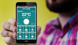 Smartphone mit Wetter-App