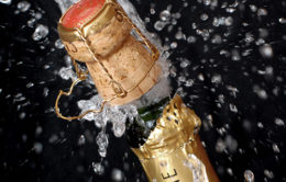 Knallender Champagnerkorken