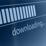 Ladebalken mit Schriftzug "downloading"