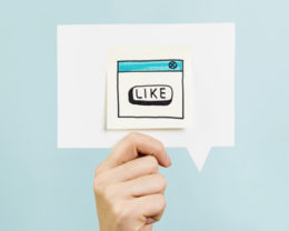 Sprechblase mit einer Werbeanzeige mit dem Wort "Like"