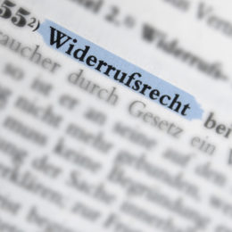 Das Wort "Widerrufsrecht" im Gesetztestext blau markiert