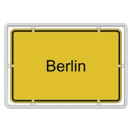 Ortsschild Berlin vor weißem Hintergrund