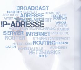 Blaues Logo IP-Adresse vor weißem Hintergrund