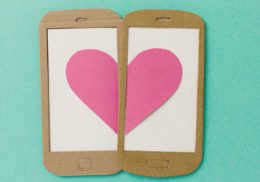 Dating-App mit zwei verbundenen Herzen