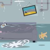 Überschwemmter Kellerraum in dem Möbel und Gegenstände schwimmen