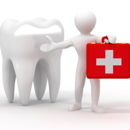 Zahnarzt mit Notfallkoffer