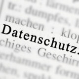 Das Wort Datenschutz wird fett in einem Text dargestellt