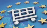Europaflagge mit einem Einkaufswagen