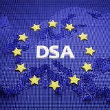 DSA auf blauem Hintergrund